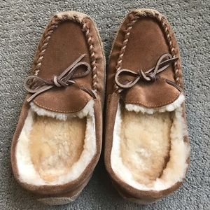 Kids LL Bean ‘Wicked Good’ shearling slippers size 4